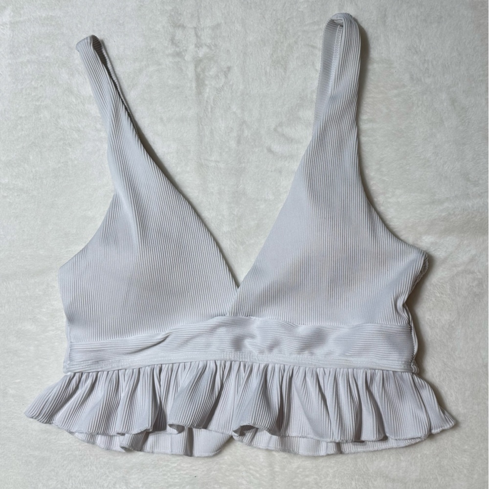 Zaful White Ribbed Ruffle Bikini Top